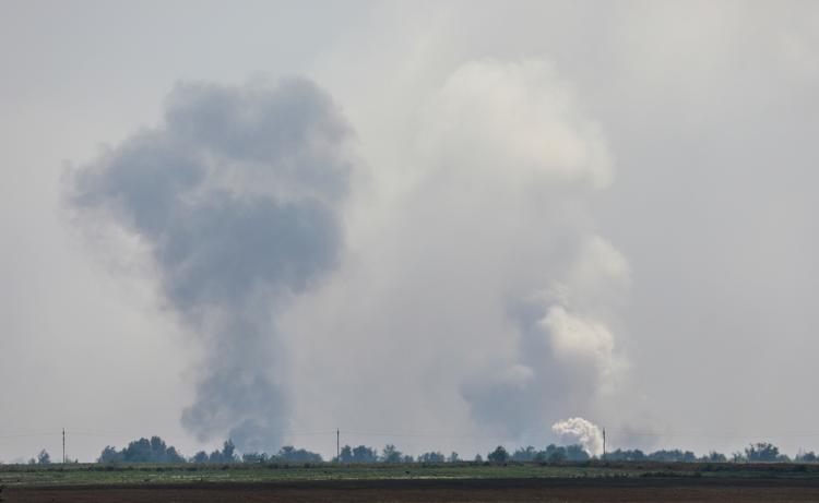 Tidligere eksploderede et russisk våbenlager, der udløste kraftige røgsøjler. Foto: Stringer/Ritzau Scanpix
