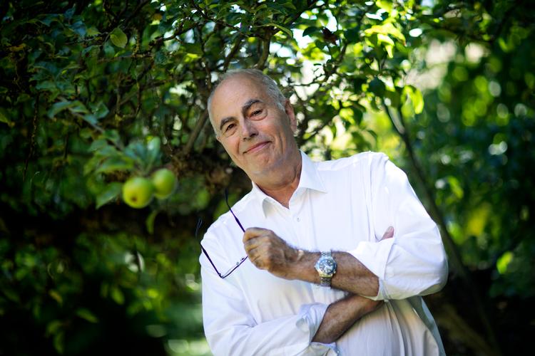     Chefpsykolog Anders Korsgaard Christensen fra Rigshospitalet er meget optaget af træer. Foto: Finn Frandsen