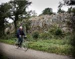 Bornholm har mange skønne cykelruter på gamle jernbanestrækninger. Normalt kan man få cykler med på bussen ved landevejene, men seks nye busser medtog ikke cykler i første omgang. Foto: Morten Langkilde