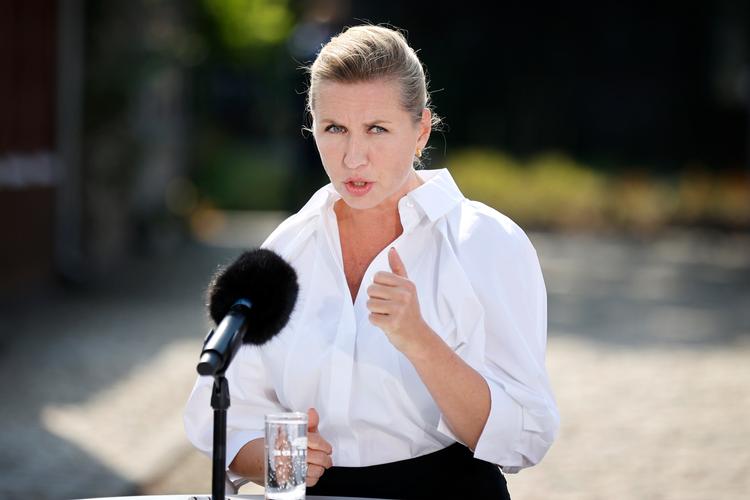 Selv om statsminister Mette Frederiksen (S) nægtede at tale om valg, bar pressemødet på Socialdemokratiets sommergruppemøde alligevel præg af, at et folketingsvalg står for døren. 
 Foto: Jens Dresling