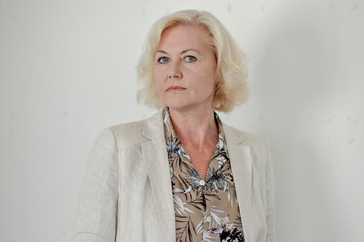 Oprindelig er Anne-Marie Vedsø Olesen uddannet læge, men siden hendes debutroman 'Salernos sol' udkom i 2000, har hun levet af at skrive. 31. august udkommer hendes 12. roman.  Foto: Miriam Dalsgaard