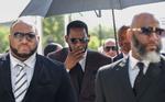 (FILES) In this file photo taken on June 26, 2019, R. Kelly arrives for a hearing on sexual abuse charges at the Leighton Criminal Court Building in Chicago, Illinois. - Jury selection is expected to begin on August 15, 2022, as Kelly faces thirteen charges, which include creating and receiving child pornography, enticing a minor to engage in sexual activity, and obstruction of justice. (Photo by KAMIL KRZACZYNSKI / AFP) Foto: Kamil Krzaczynski/Ritzau Scanpix