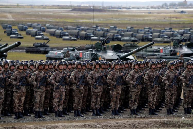 Også i 2018 deltog kinesiske soldater i en militærøvelse på russisk jord. Det foregik i det østlige Sibirien. Om få uger gentager landene øvelsen, den såkaldte Vostok, hvor også Indien og andre lande deltager. Foto: Sergei Grits/Ritzau Scanpix