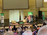Forfatter Salman Rushdie blev fredag forsøgt dræbt på Chautauqua Institution i delstaten New York. Hans attentatmand var overrasket over at opdage, at forfatteren overlevede de omkring 10 knivstik, han blev påført, siger han i et interview med The New York Post. Foto: Charles Savenor/local News X/tmx/Ritzau Scanpix