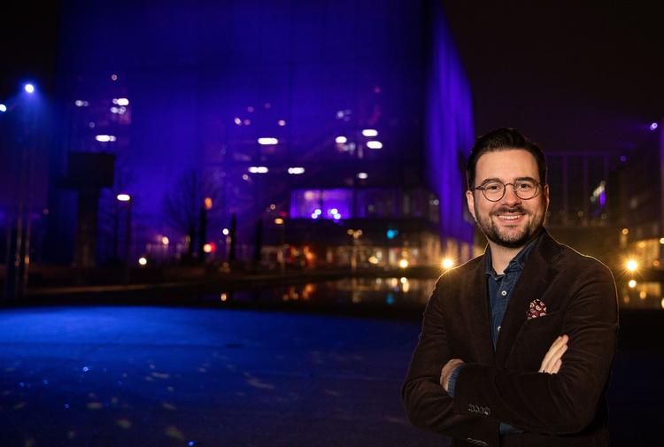 Philip Faber, manden der øjensynligt aldrig har en dårlig dag, er vært på programmet. Foto: 
Nelle Renberg Andersen 