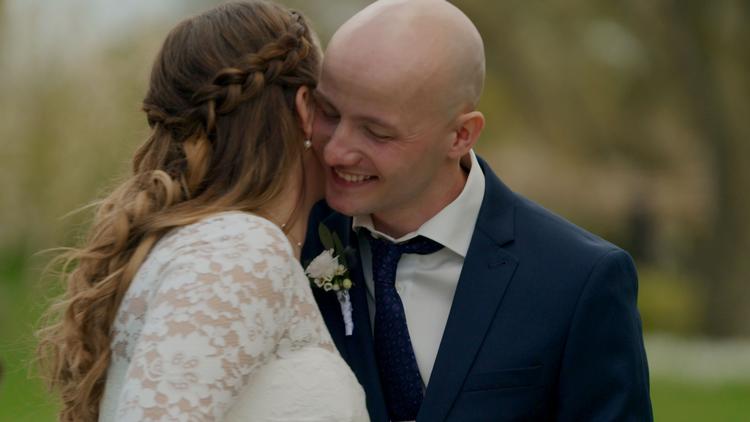 Olivia og Patrick er et af de to par, vi møder i første afsnit.  Foto: DR