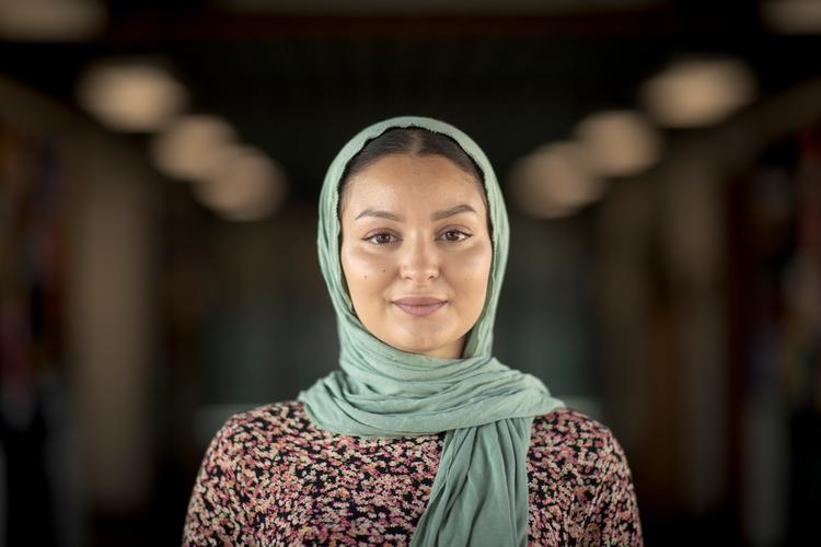 Leyla Bouazzi gik på Tingbjerg skole. Nu går hendes to søstre, som begge har valgt tørklædet fra, i sjette og niende på samme skole. Foto: Miriam Dalsgaard