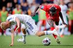 Hákon Arnar Haraldsson (tv.) var den eneste nye i FCK's startopstilling i forhold til kampen mod Trabzonspor, da FC Nordsjælland med Mohammed Diomande (th.) som anden målscorer vandt 3-1.   Foto: Jens Dresling