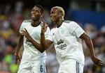  Paul Pogba (tv.) og storebror Mathias i en spillede blandt andet sammen i en velgørenhedskamp i 2017.   Foto: Joaquin Sarmiento/Ritzau Scanpix
