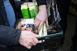 Fødevarebanken tager imod kæmpe partier af overskudsvarer fra fødevarevirksomheder og deler dem ud til socialt udsatte. Stadig flere familier mangler penge til mad, oplyser Mødrehjælpen og Rådet for Socialt Udsatte.   Foto: Louise Herrche Serup