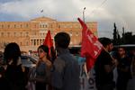     Det er kommet til flere demonstrationer mod aflytningsskandalen foran parlamentet og regeringsbygningerne i Athen.. Foto: Louiza Vradi/Ritzau Scanpix