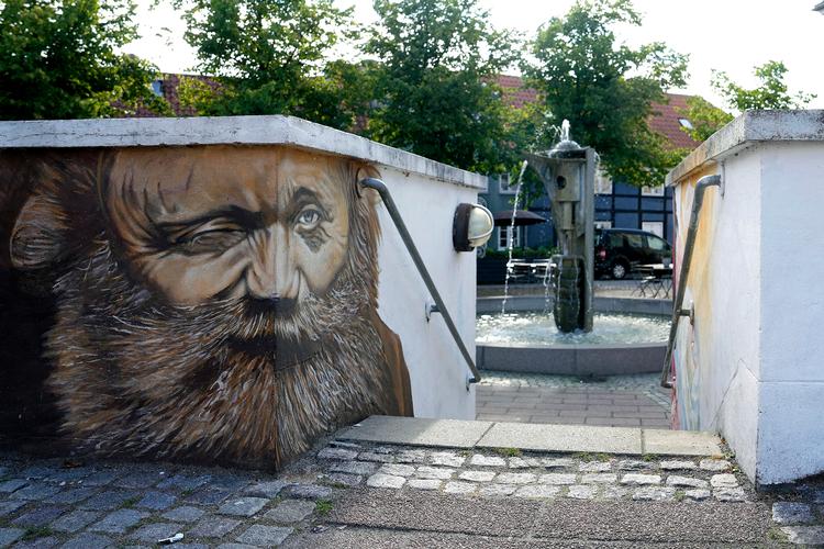     Simon Spies Plads i Helsingør. Opkaldt efter rejsekongen, som var født og voksede op i byen. Foto: Keld Navntoft/Ritzau Scanpix