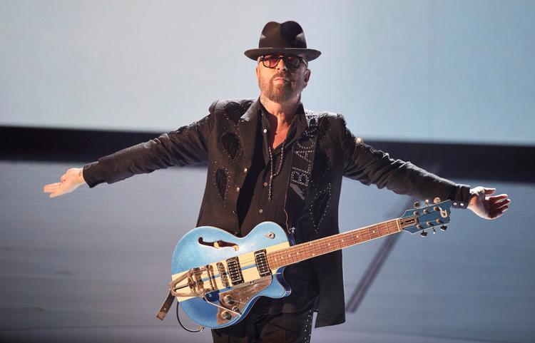Dave Stewart har aldrig brudt sig om at være synligt i centrum. Det siges, at han foretrækker at bære hat og solbriller, uanset om han optræder eller handler ind i et supermarked.  Foto: Georg Wendt/Ritzau Scanpix