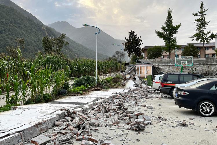 Hailuogou i Kinas sydvestlige provins Sichuan blev mandag ramt af et jordskælv, der målte 6,8 på Richterskalaen. Foto: Str/Ritzau Scanpix