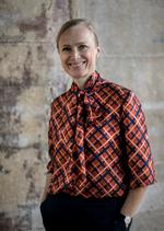 Ved siden af sit job som museumsdirektør anmelder Ulla Tofte bøger i Politiken, og hun skriver lige så gerne om sommerhuse som om torturhistorie.  Foto: Pr-foto
