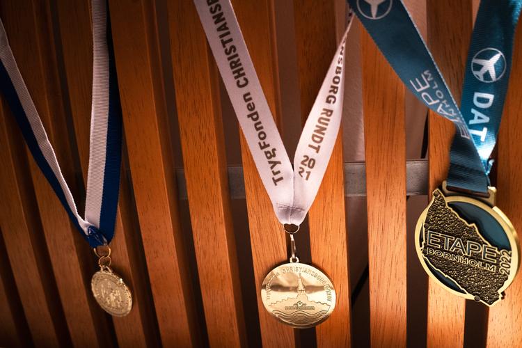 Det er okay at lægge sig og nyde dagens sejre. Også selv om tiden efterhånden er lidt gab-gab. Foto: Per Munch