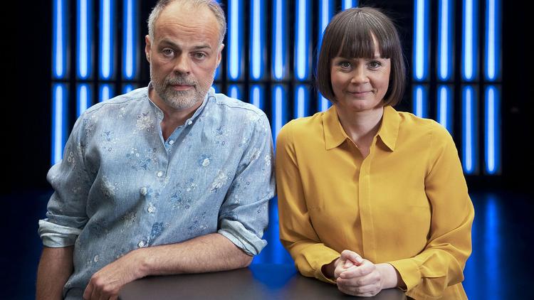 Per Juul Carlsen og Maria Månson har senest været værter på 'Filmselskabet Delight'. Inden længe lukker programmer, og begge værter og DR-profiler er blevet fyret.  