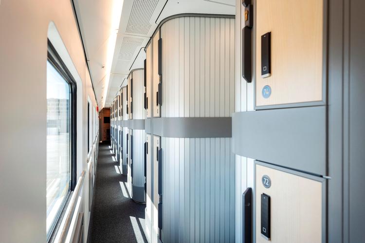 Et blik ned ad gangen på ÖBB's nye liggevogne, der ligesom selskabets andre klasser nu har fået en ordentlig overhaling. Foto: Harald Eisenberger