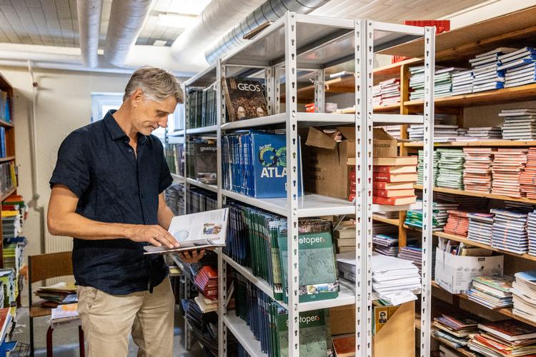 Hellebækskolen i Helsingør Kommune har været uden Chromebooks siden sommerferien. Nu kan de lade bøgerne hvile i to måneder - og længere hvis de får Google til ændre sit styresystem inden da.  Foto: Nikolai Linares