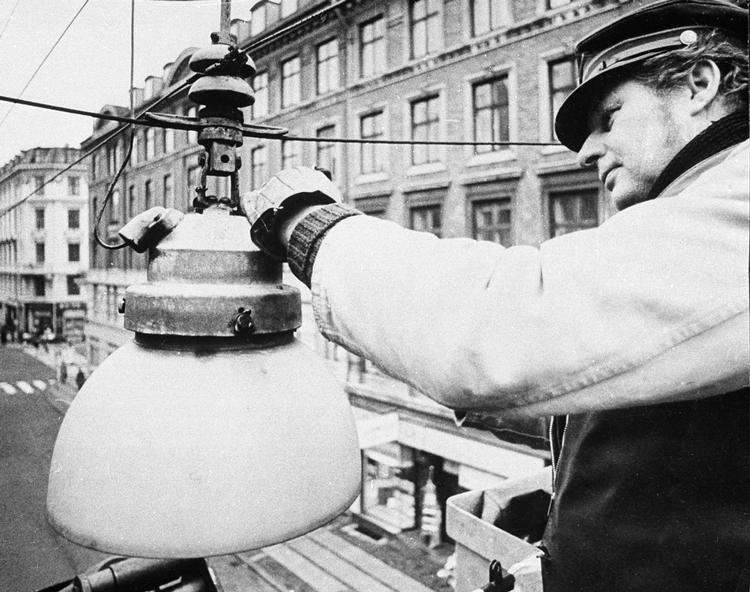 Hver anden gadelygte i København blev slukket for at spare energi under oliekrisen i 1973    Foto: Lars Hansen