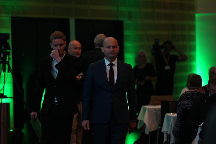 Søren  Pape ankommer til Det Konservative Folkepartis landsråd i Tivoli Congress Center i København. Foto: Emil Helms/Ritzau Scanpix