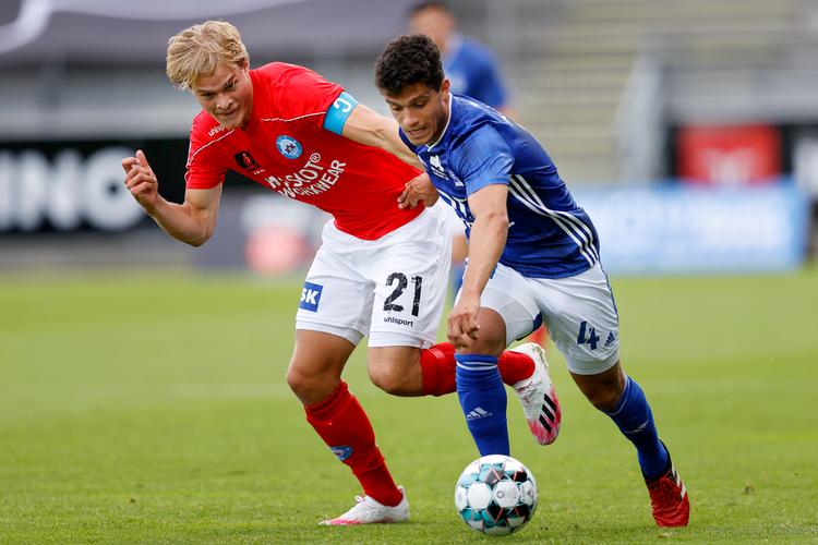 Patrick da Silva er undtagelsen som en af de meget erfarne Superligaspillere, der nu spiller på Færøerne. Mads Emil Madsen er en af de mange danske spillere, der i det seneste transfervindue er vendt tilbage til dansk fodbold.  Foto: Jens Dresling