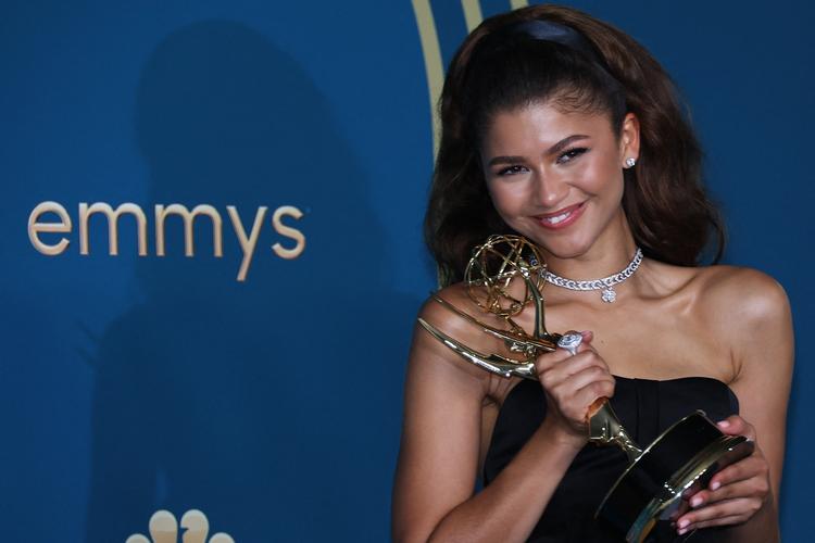 Zendaya med prisen for sin præstation i 'Euphoria' Foto: Aude Guerrucci/Ritzau Scanpix