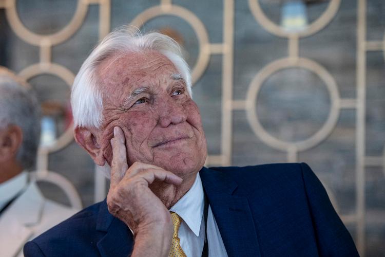  På Twitter undskylder James Bond-skuespilleren George Lazenby nu for, at han stødte publikum i Perth lørdag aften..  Foto: Urs Flueeler/Ritzau Scanpix