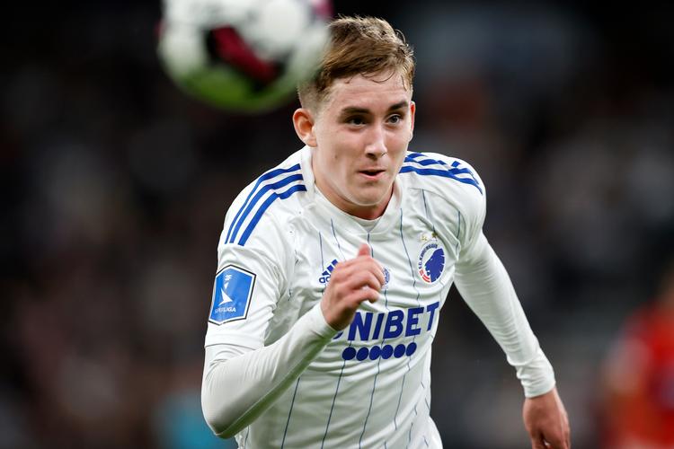 Den unge islænding Isak Johannesson får onsdag aften lov at prøve kræfter med Champions League, når Sevilla gæster Parken. Foto: Jens Dresling