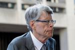 I Bangor i staten Maine købte Stephen King i 1980 et gammelt hus med masser af trapper og kringelkroge. Efter sigende har det inspireret ham til en del scener i hans romaner. Det ligger også ret godt i Stephen King-sammenhæng: lige i nærheden af en kirkegård. Her ses Stephen King i august i år.  Foto: Tom Brenner/Ritzau Scanpix