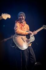 Historien bag Tombas hitlistesucces er desværre tragisk. Musikeren døde for et par måneder siden efter et kortvarigt sygdomsforløb.  Foto: Dida G Heilmann