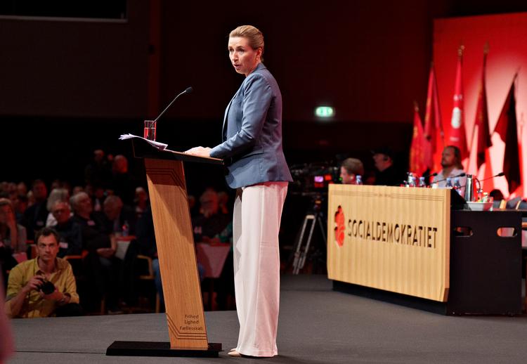 Mette Frederiksen og Sofie Carsten Nielsen har op til weekenden været på kollisionskurs, men det blev ignoreret i de to partilederes landsmødetaler.  Foto: Henning Bagger/Ritzau Scanpix