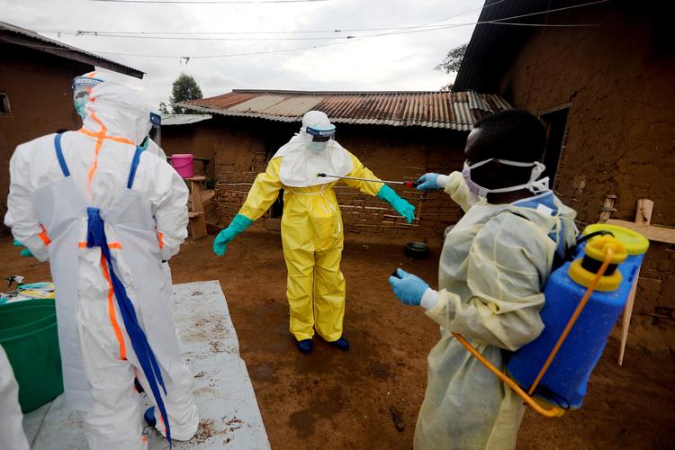 Ebola kostede i 2014-2016 11.000 mennesker livet i Vestafrika og viste sig igen i 2019. Nu er virussen tilbage, efter at en 24-årig mand i Uganda er død kort tid efter at have udvist symptomer. Foto: Zohra Bensemra/Ritzau Scanpix