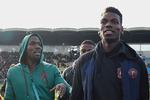     Paul Pogba med sin ældre bror Mathias, der er fængslet for  forsøg på afpresning af broderen. Den slags tilfælde er hyppige, siger flere eksperter, for de unge spillere har svært ved at holde afstand til grådige venner og familie. .    Foto: Guillaume Souvant/Ritzau Scanpix