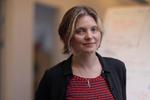 Irina Shklovski har i et videnskabeligt forsøg angrebet forsøgspersonernes privatliv på tre forskellige måder med en fiktiv app, der minder ganske meget om de ægte. Deltagerne følge sig virkeligt skidt tilpas, men det fik dem ikke til at holde op med at bruge den.  Foto: Hannah Aurora Almstrup