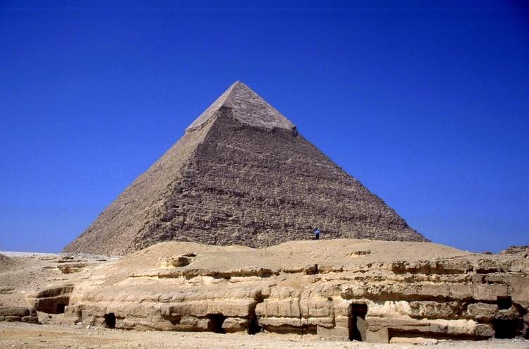 Khafre's pyramide er den næsthøjeste på Giza-plateauet.  Nu ved forskerne, hvordan de store sten blev fragtet ud til byggeriet.  Foto: Hanne Boock/Boock Hanne