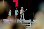     Den 50. udgave af Roskilde Festival afholdes på Dyrskuepladsen. Efter at have været aflyst to somre i træk på grund af coronapandemien er festivalen tilbage. Den amerikanske sangerinde St. Vincent, alias Anne Erin "Annie" Clark, giver koncert på Orange Scene.   Foto: Katrine Hørup Noer