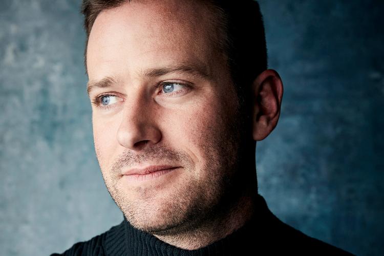 Dokumentaren 'House of Hammer' fortæller historien om, hvordan den smukke, talentfulde og stenrige skuespiller Armie Hammer stammer fra en familie, hvor mændene er nogle seriøst syge svin. Foto: Taylor Jewell/Ritzau Scanpix