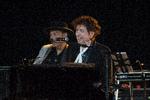 Der var ikke kun forbud mod mobiltelefoner, men også fotoforbud i Royal Arena. Så her er Dylan fotograferet for ikke så forfærdeligt længe siden på Roskilde Festival. 'The Times Are A-Changin'' - Dylan not so much. Arkivfoto Thomas Borberg