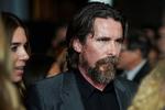 Christian Bale ses her til premieren på 'Amsterdam' i New York, 18. september.  Foto: Eduardo Munoz/Ritzau Scanpix