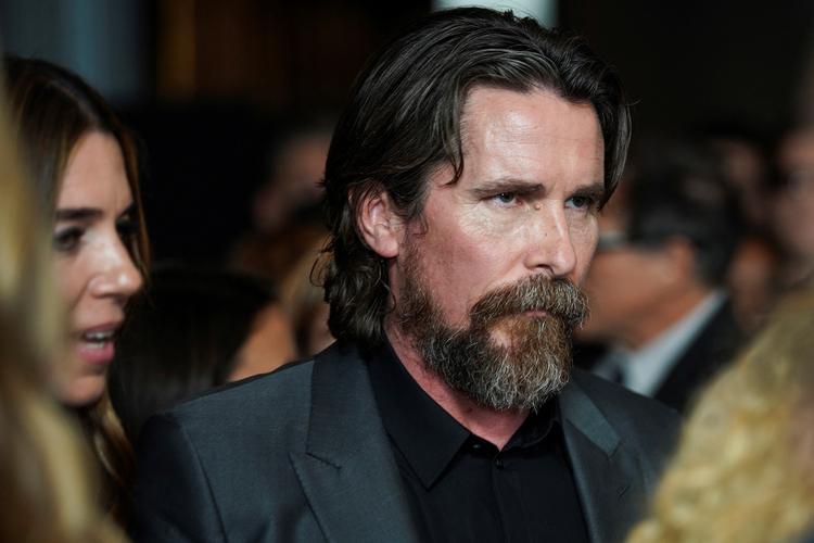 Christian Bale ses her til premieren på 'Amsterdam' i New York, 18. september.  Foto: Eduardo Munoz/Ritzau Scanpix