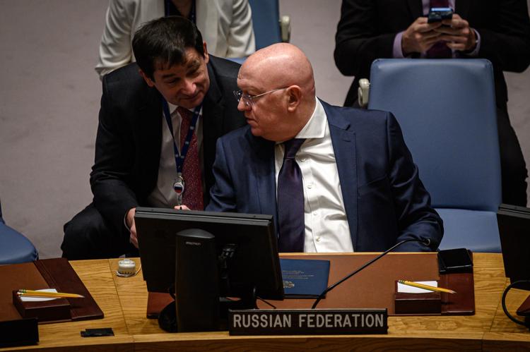 Ruslands FN-ambassadør, Vasily Nebenzya, under mødet i FN's Sikkerhedsråd i går.  Foto: Ed Jones/Ritzau Scanpix