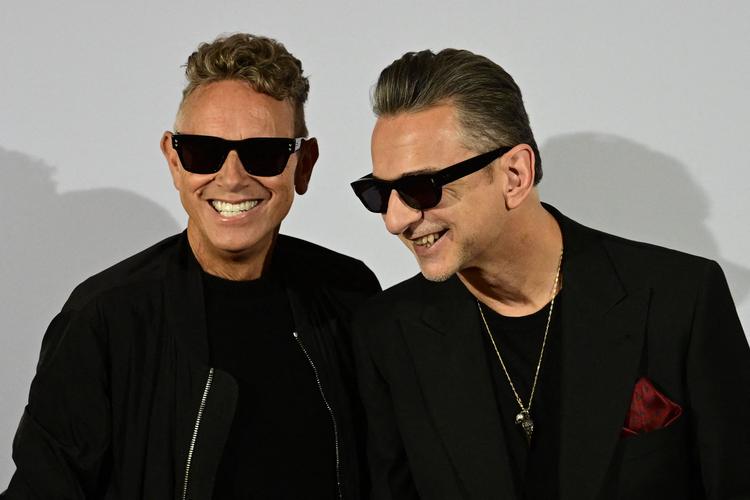 Depeche Modes Martin Gore (t.v.) og Dave Gahan ses her på et pressemøde i dag i Berlin, hvor touren blev offentliggjort.   Foto: John Macdougall/Ritzau Scanpix