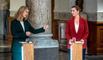 Gode miner til slet spil. Sådan kan man vist godt karakterisere den væbnede fredsstemning mellem radikale Sofie Carsten Nielsen og statsminister Mette Frederiksen.  Foto: Per Arnesen