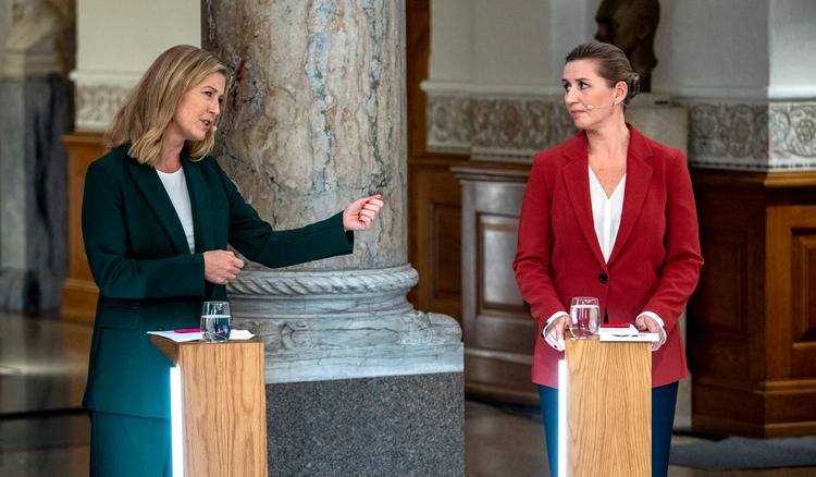 Gode miner til slet spil. Sådan kan man vist godt karakterisere den væbnede fredsstemning mellem radikale Sofie Carsten Nielsen og statsminister Mette Frederiksen.  Foto: Per Arnesen