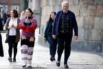 Aaja Chemnitz Larsen  fotograferet på vej til Folketinges åbning 4. oktober i år.  Foto: Jens Dresling