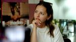Værten på Detektor, Adina Ren, har et bid som en buldog og slipper ikke sit bytte, før hun har fået svar. 