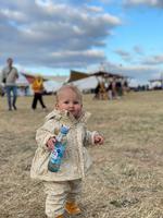 Det blev til fire en halv time for Lilly på 15 måneder på Langelandsfestivalen. Så returnerede barnet til sikker havn i legeafdelingen i autocamperen. Foto: Privat