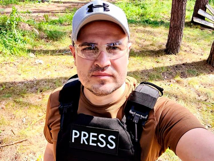 Den 37-årige journalist i Kiyv Andrii Bystrov har sendt det her foto af sig selv til Politiken. Foto: Privatfoto