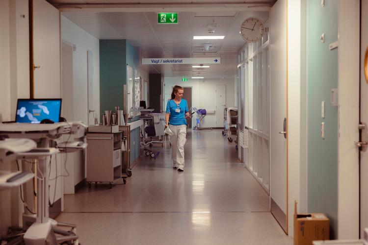 Mange millioner lider ifølge WHO af senfølger ved corona, hvilket »ødelægger folks liv« og »skaber kaos i sundhedssystemet«, har generaldirektøren for WHO udtalt.     Det er også personalet i sundhedsvæsnet, det ifølge WHO går ud over. Foto: Anders Holst Pedersen